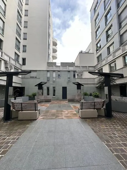 Moderne - Parc De La -1min Du Metro Apartment