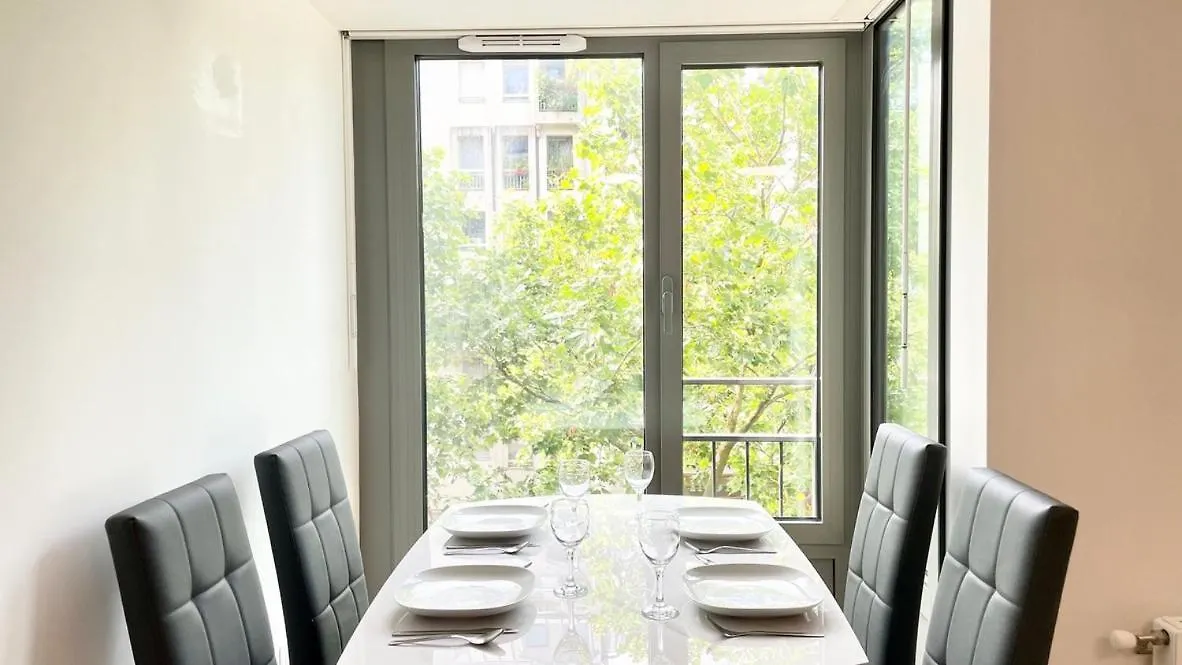 Appartement Moderne - Parc De La -1min Du Metro Parijs